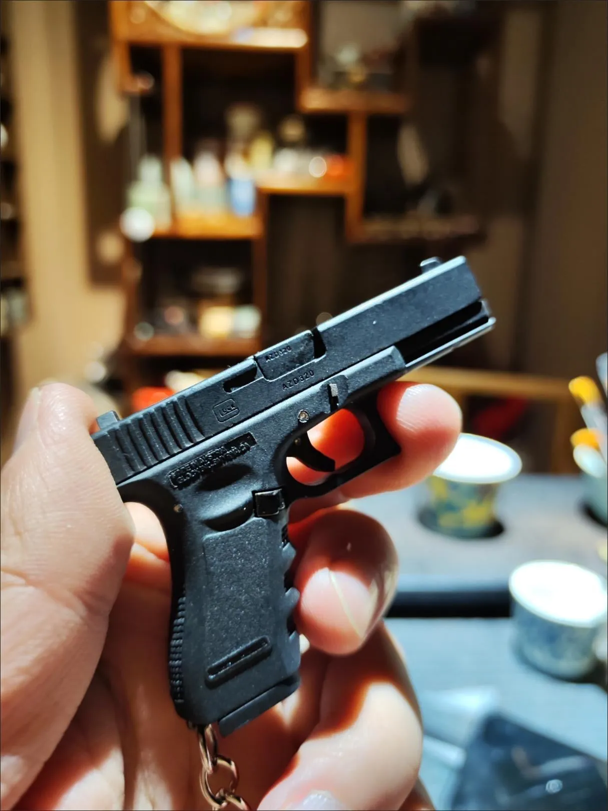 1:3 Detachable Pistol Model Glock 17 Keyring 丨