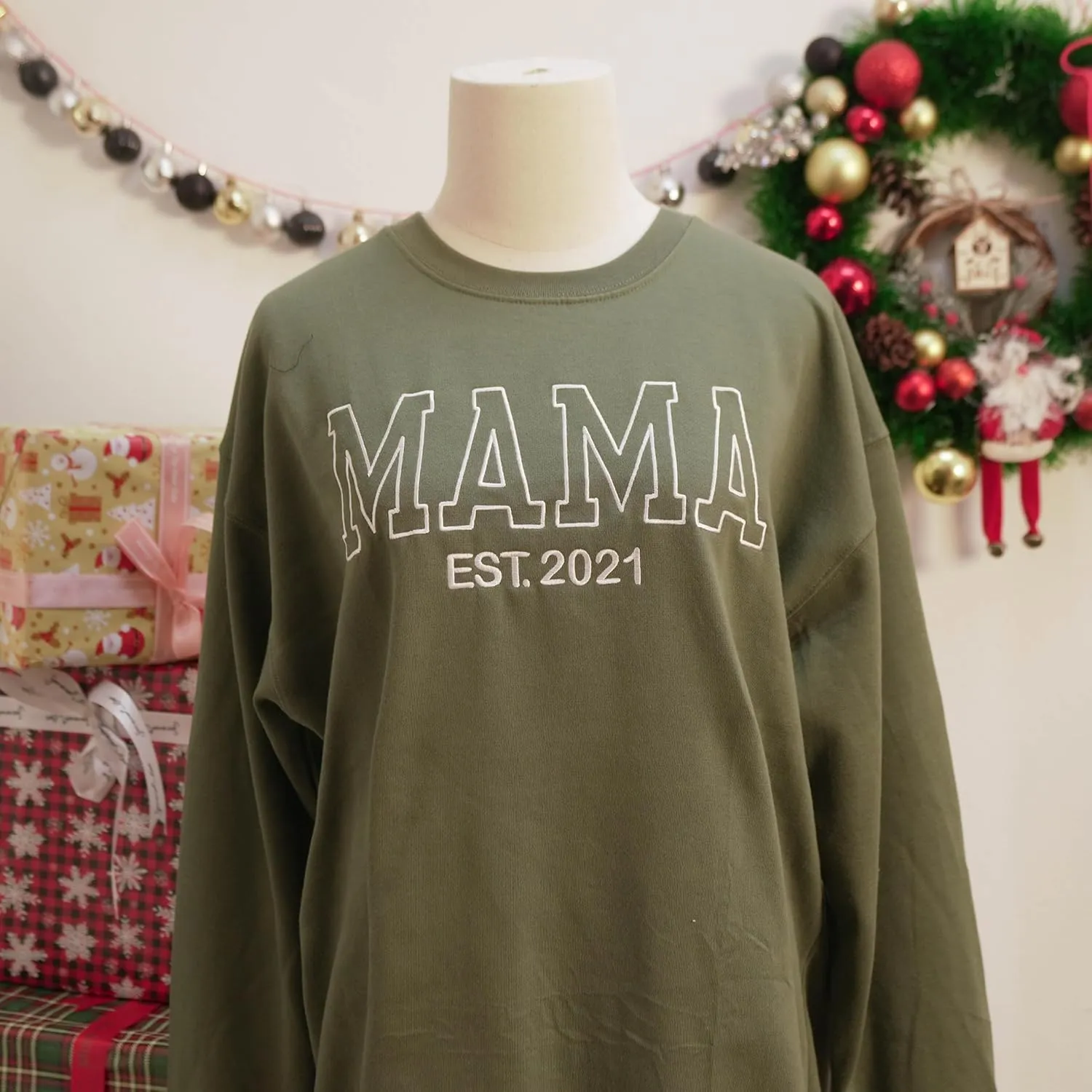 Personalized Embroidered Mama EST Sweatshirt For Women, Custom Gifts for Mother's Day Chirstmas Birthday for Mama